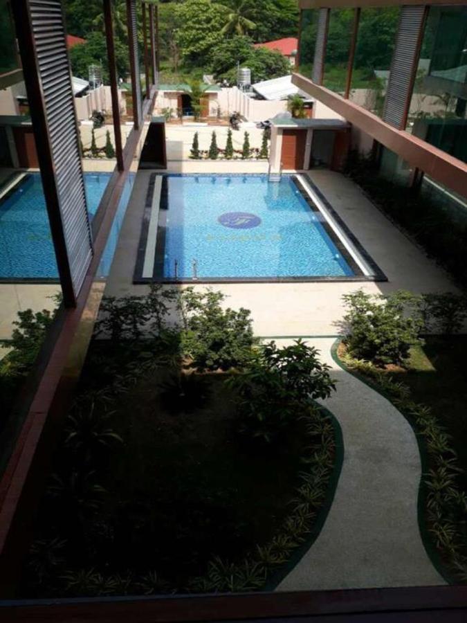 Famous Hotel Loikaw Exterior foto